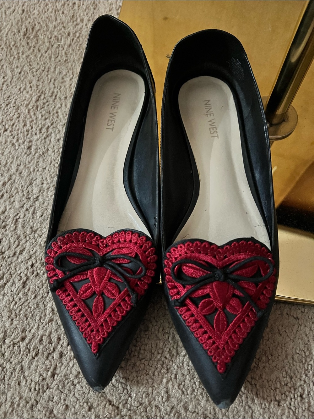 Nine West Black Pointed Toe Flats with Red Heart Appliqué size 9.5